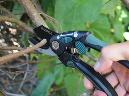 Faithfull Countryman Anvil Secateurs 1
