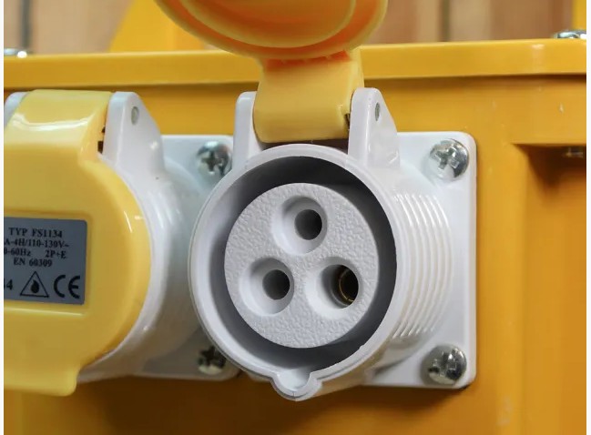 Faithfull Transformer 3.3kVA Dual Socket 3